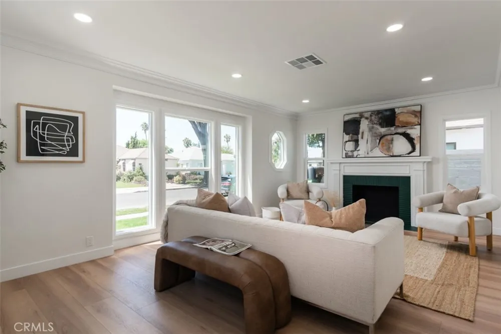 3810 Olmsted Avenue Los Angeles, CA 90008