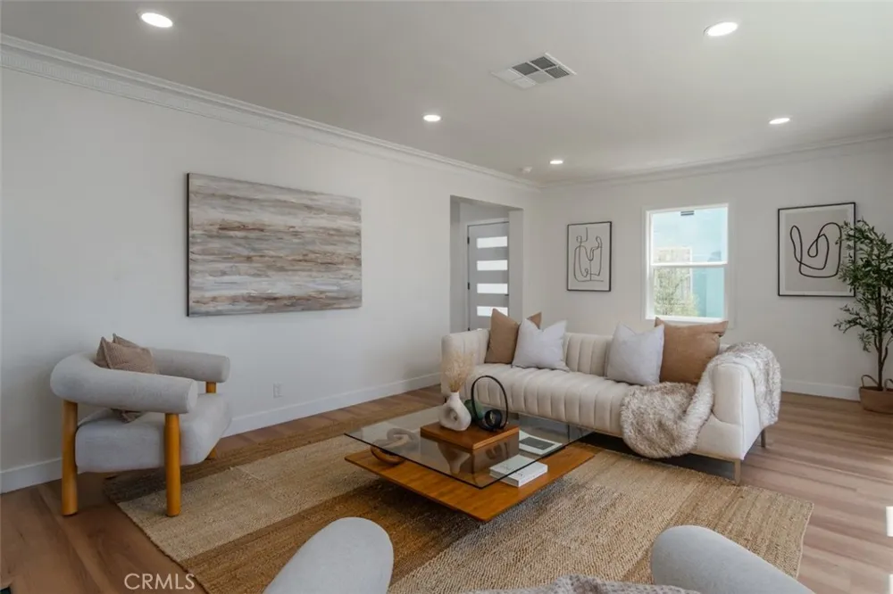 3810 Olmsted Avenue Los Angeles, CA 90008