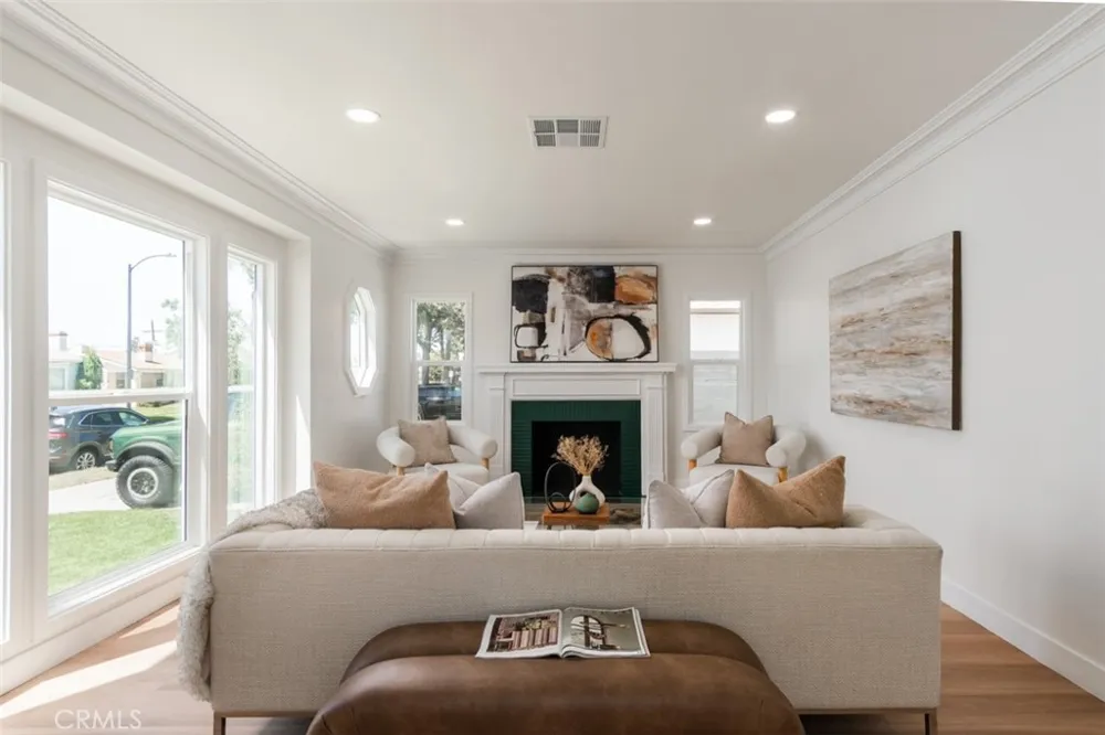 3810 Olmsted Avenue Los Angeles, CA 90008
