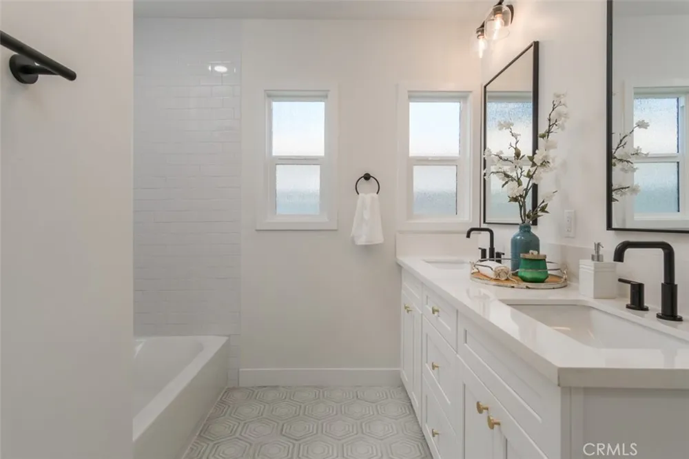 3810 Olmsted Avenue Los Angeles, CA 90008