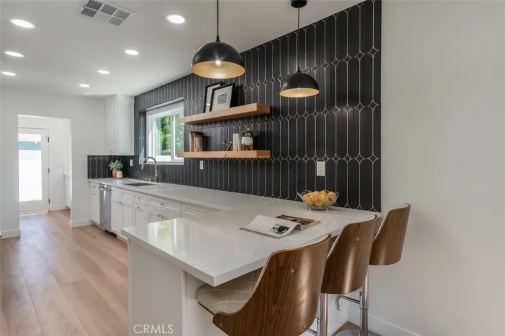 3810 Olmsted Avenue Los Angeles, CA 90008