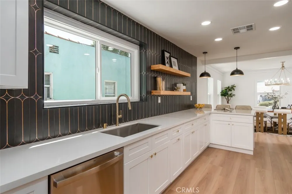 3810 Olmsted Avenue Los Angeles, CA 90008
