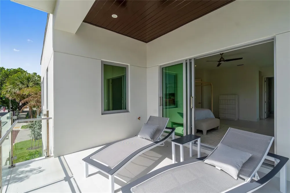 221 Shore Court Lauderdale By The Sea, FL 33308