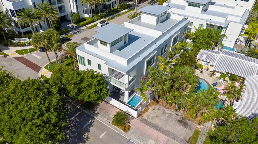 221 Shore Court Lauderdale By The Sea, FL 33308