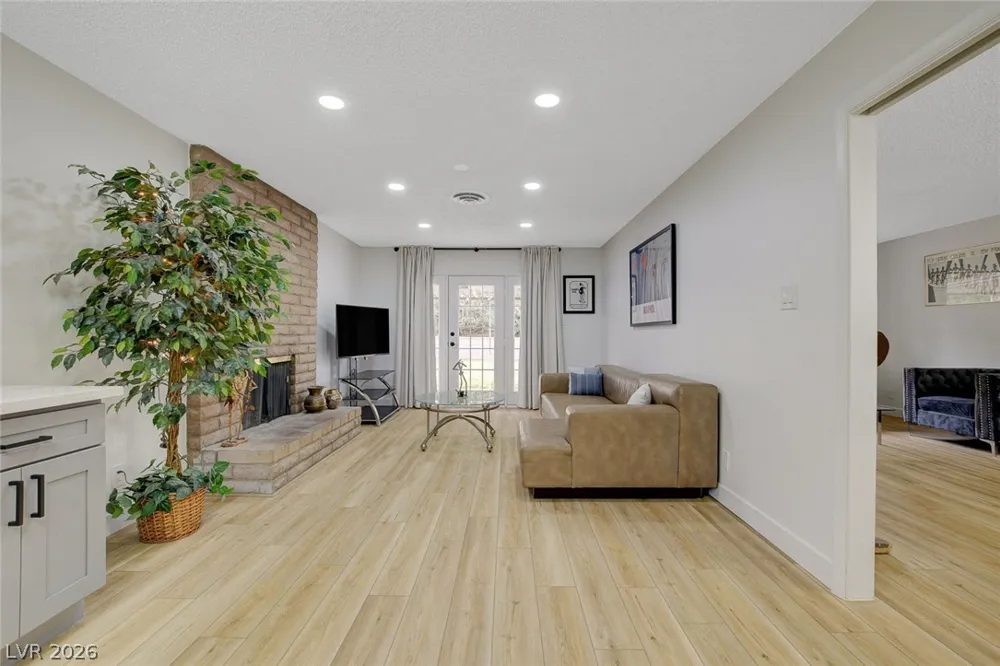 4273 Hazelcrest Drive Las Vegas, NV 89121