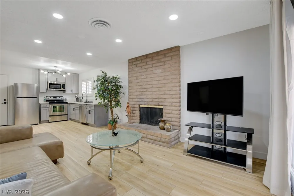 4273 Hazelcrest Drive Las Vegas, NV 89121