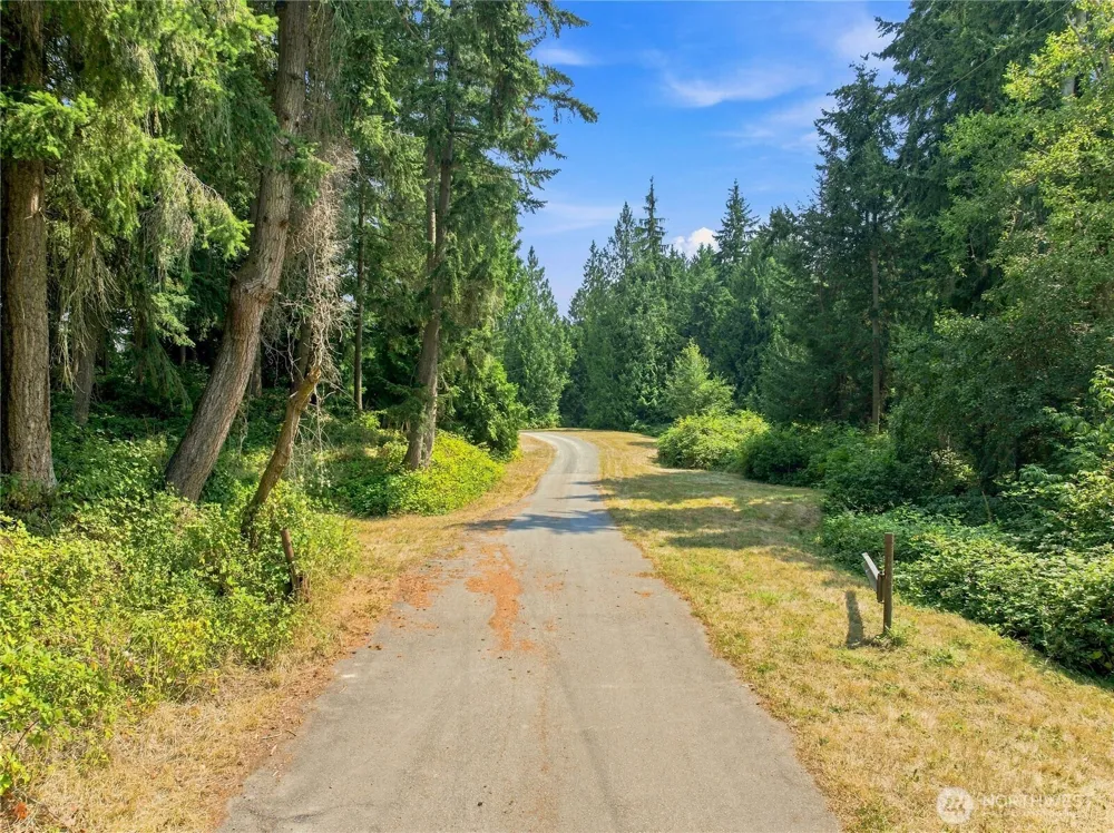 7495 Jewett Road Clinton, WA 98236