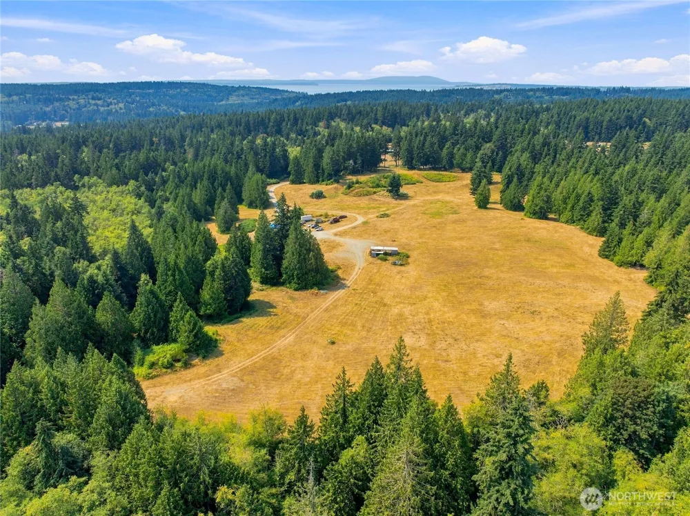 7495 Jewett Road Clinton, WA 98236
