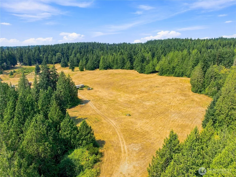 7495 Jewett Road Clinton, WA 98236