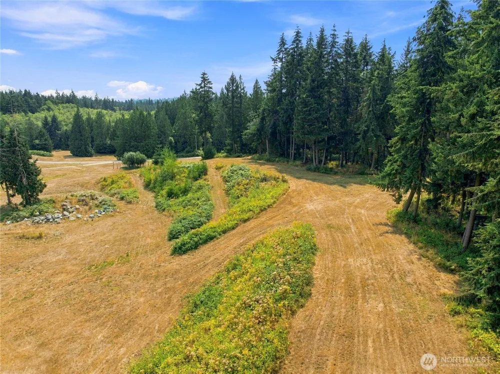 7495 Jewett Road Clinton, WA 98236