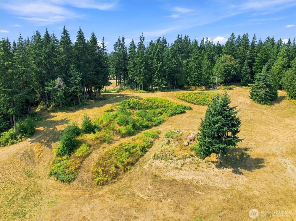 7495 Jewett Road Clinton, WA 98236