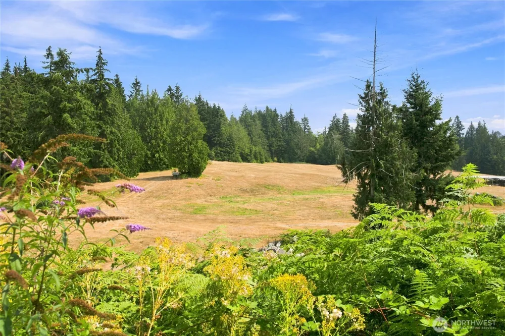 7495 Jewett Road Clinton, WA 98236