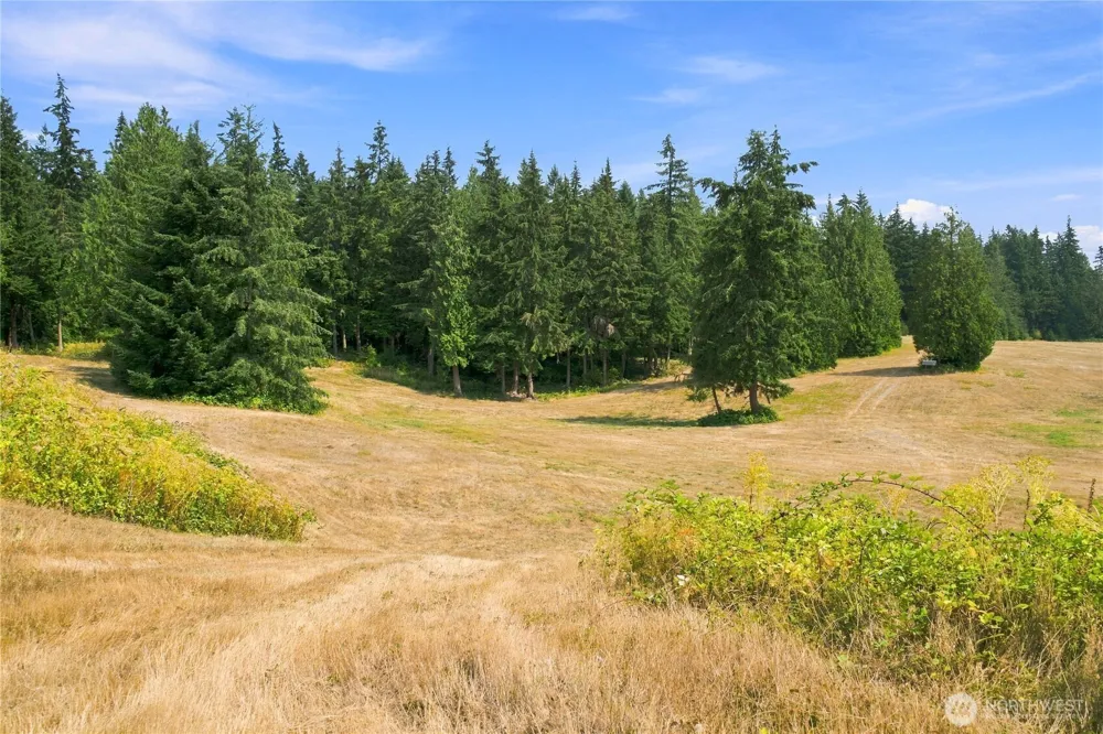 7495 Jewett Road Clinton, WA 98236