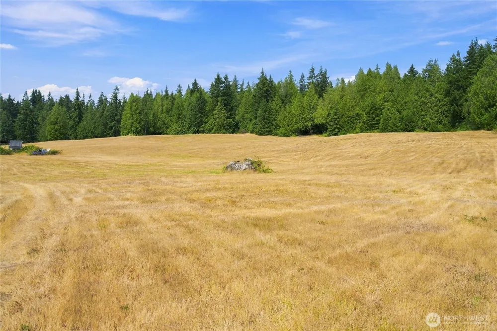 7495 Jewett Road Clinton, WA 98236