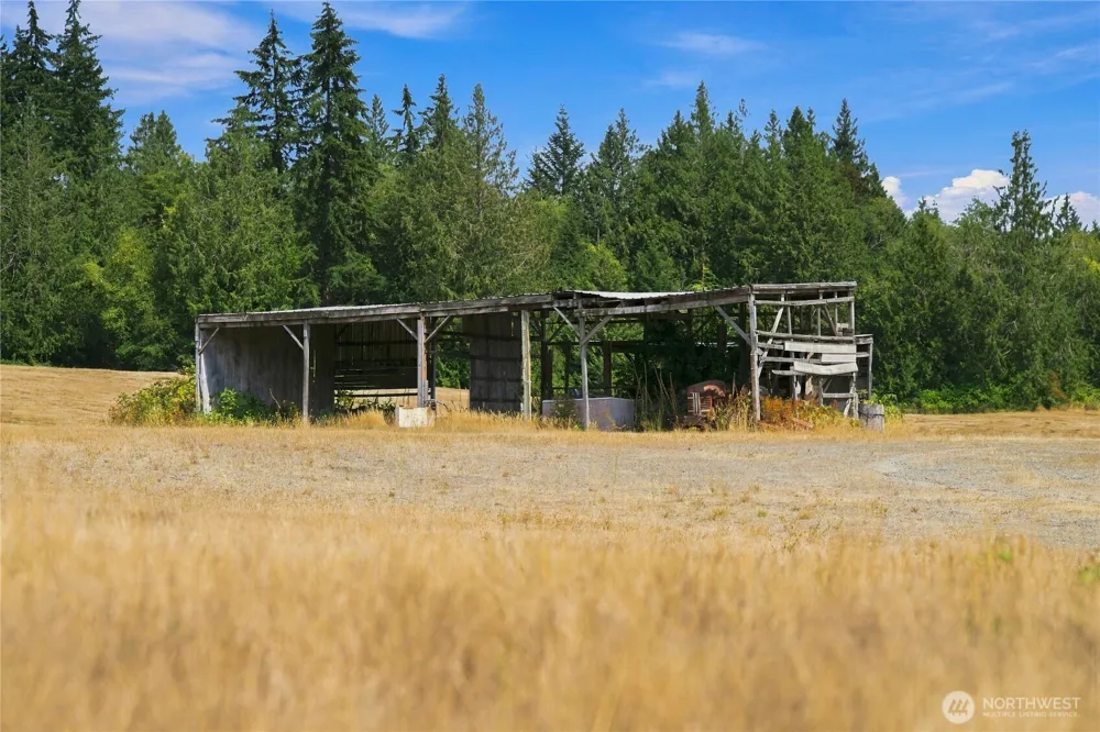 7495 Jewett Road Clinton, WA 98236