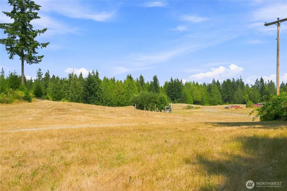7495 Jewett Road Clinton, WA 98236