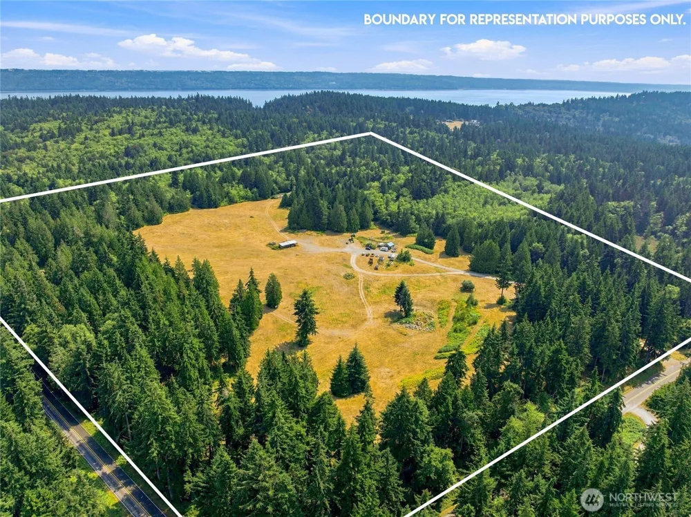 7495 Jewett Road Clinton, WA 98236