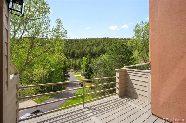 702 Ridgeside Drive Golden, CO 80401