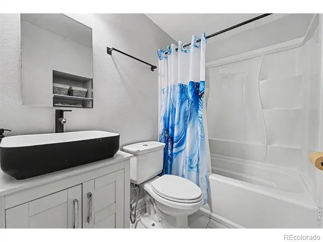 216 Jefferson Drive Bennett, CO 80102