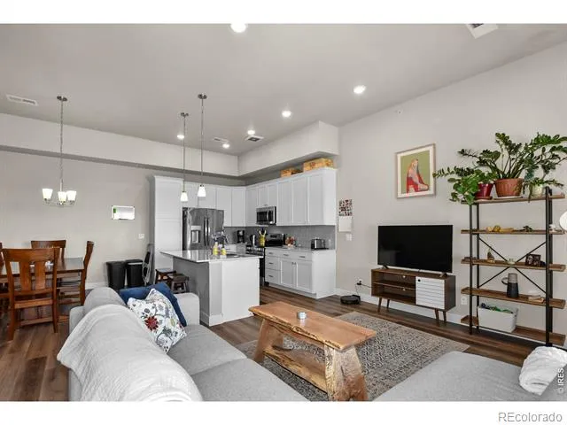 6826 School House Drive #203 Timnath, CO 80547