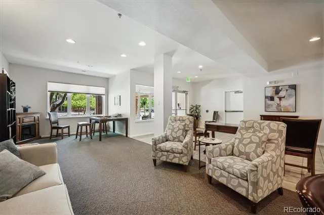 2894 W Riverwalk Circle #B211 Littleton, CO 80123