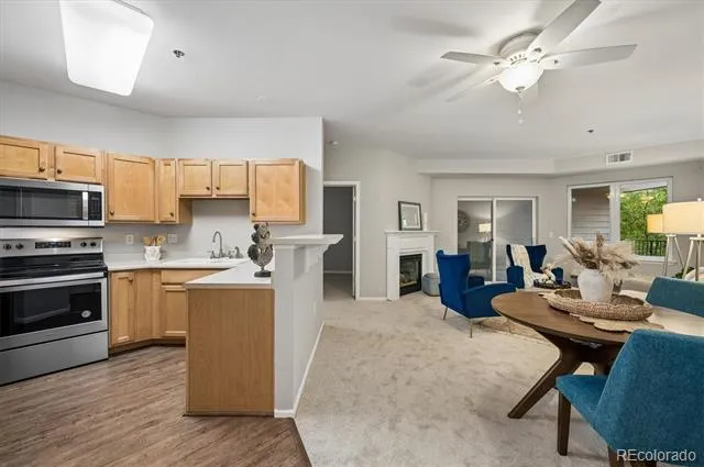 2894 W Riverwalk Circle #B211 Littleton, CO 80123