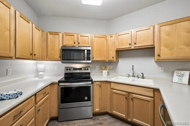 2894 W Riverwalk Circle #B211 Littleton, CO 80123