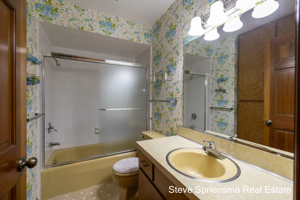627 Carriage Lane Georgetown Charter Township, MI 49428