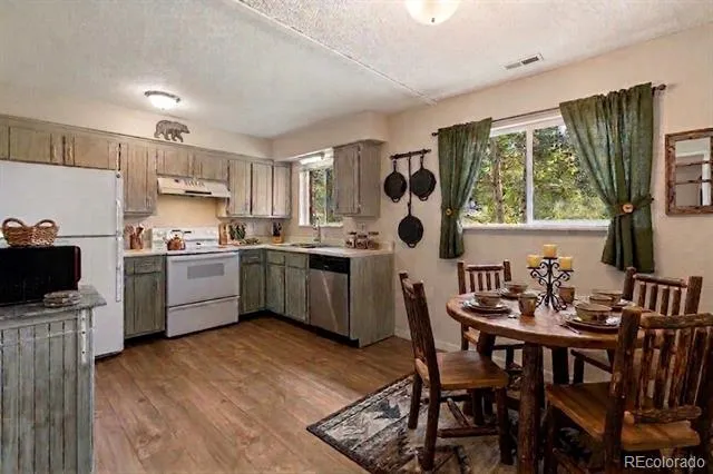 1035 Park View Woodland Park, CO 80863