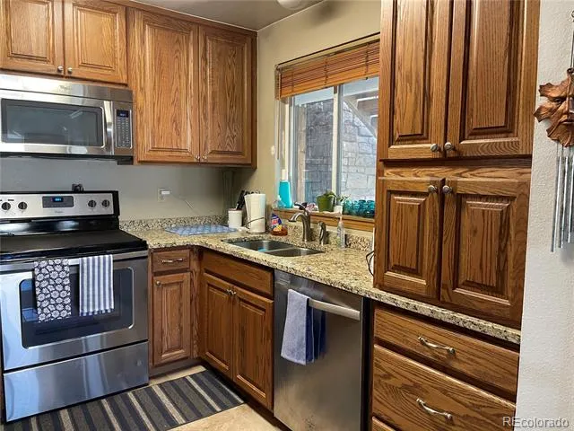 972 S Yukon Street Lakewood, CO 80226