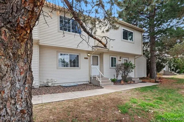 4231 S Mobile Circle #B Aurora, CO 80013