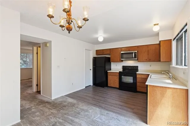 4231 S Mobile Circle #B Aurora, CO 80013