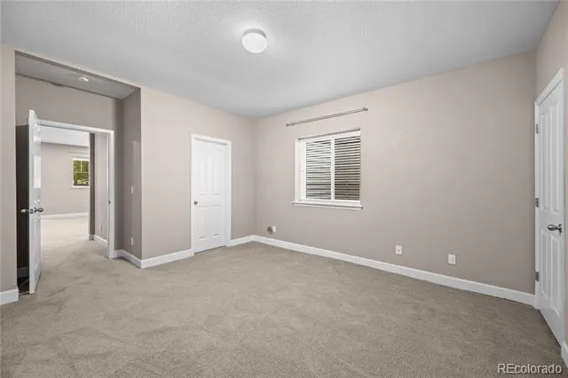 4961 S Versailles Circle Aurora, CO 80015