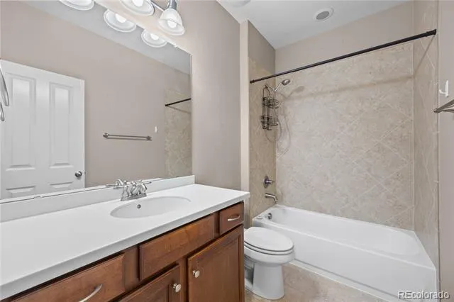 4961 S Versailles Circle Aurora, CO 80015