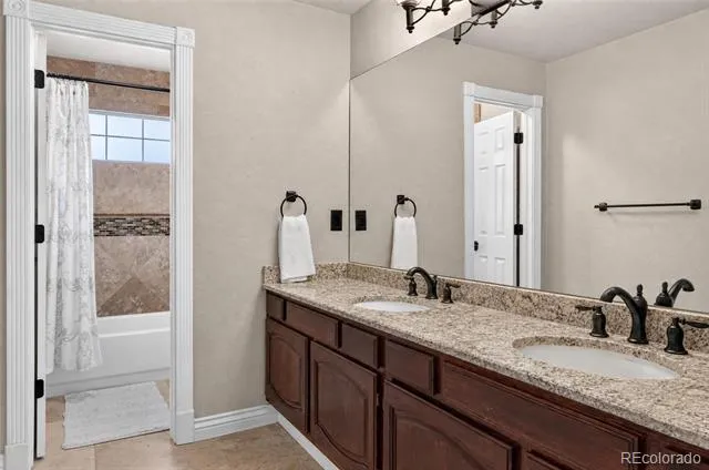 8798 Forrest Drive Highlands Ranch, CO 80126