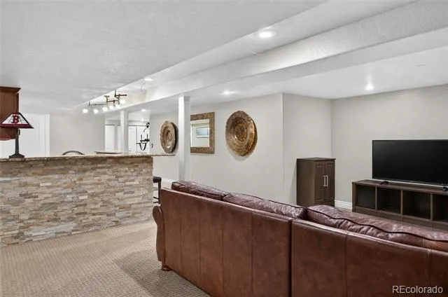 8798 Forrest Drive Highlands Ranch, CO 80126