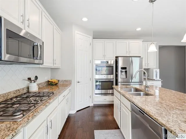 21560 E Union Place Aurora, CO 80015