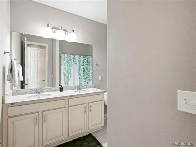 21560 E Union Place Aurora, CO 80015
