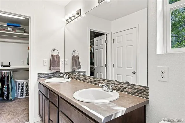 20016 E 48th Place Denver, CO 80249