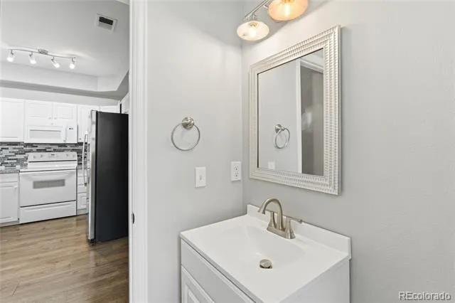 5555 E Briarwood Avenue #2005 Centennial, CO 80122
