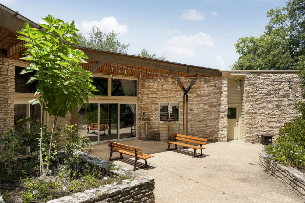 930 Electra Lakeway, TX 78734