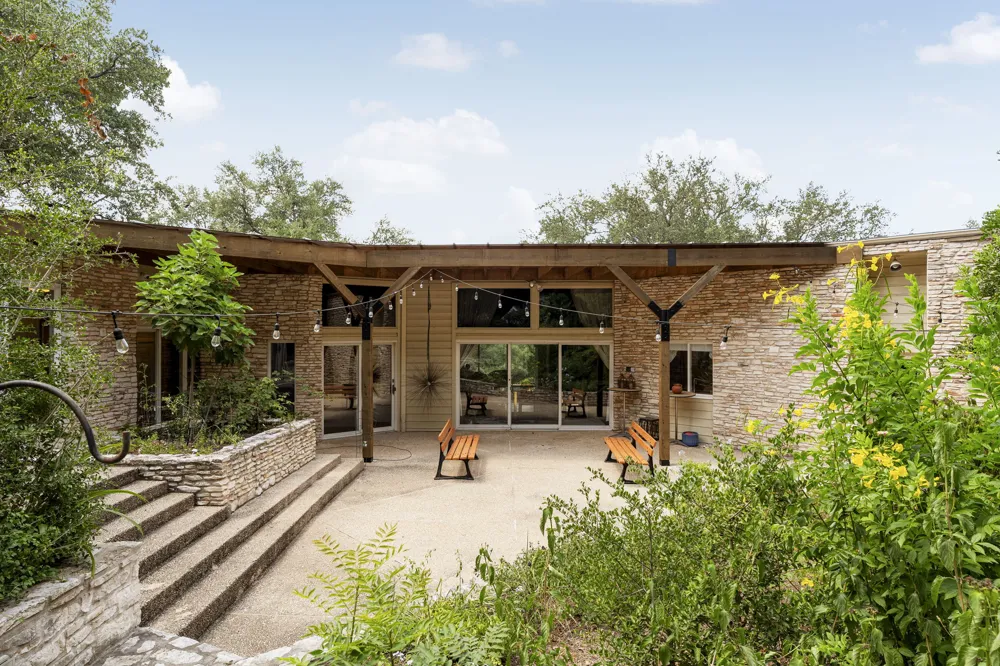 930 Electra Lakeway, TX 78734