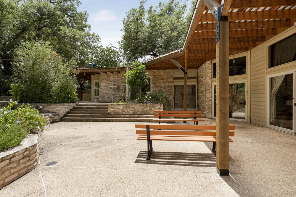 930 Electra Lakeway, TX 78734