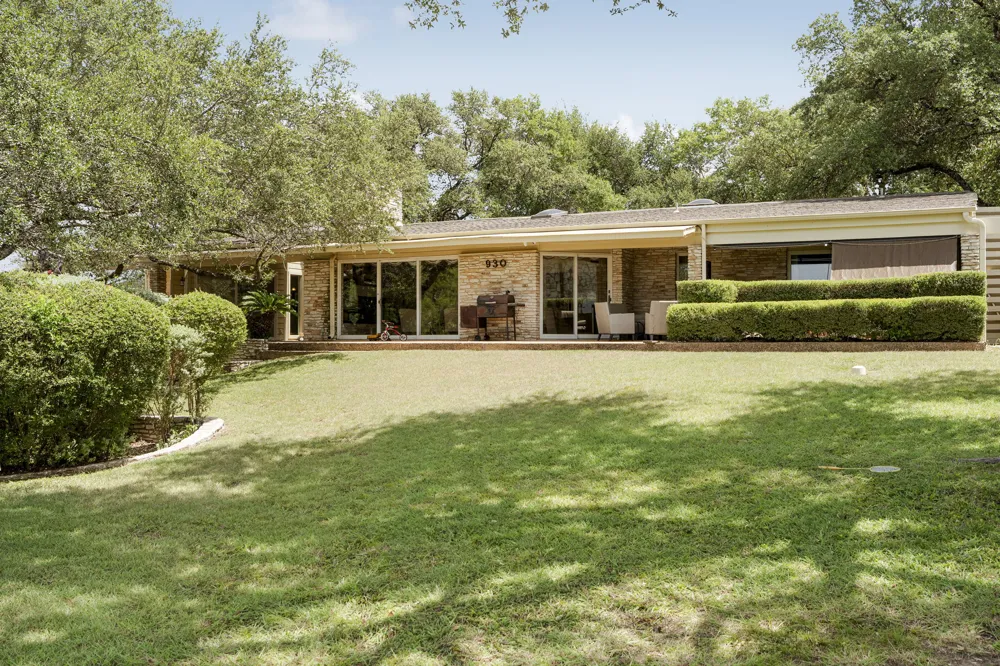 930 Electra Lakeway, TX 78734