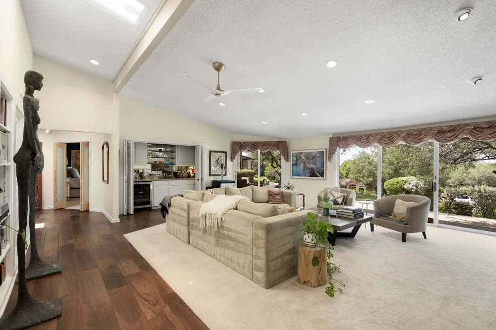 930 Electra Lakeway, TX 78734