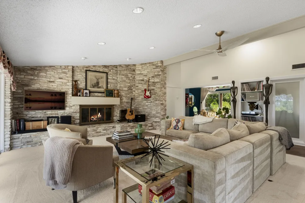 930 Electra Lakeway, TX 78734