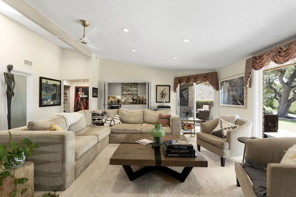 930 Electra Lakeway, TX 78734