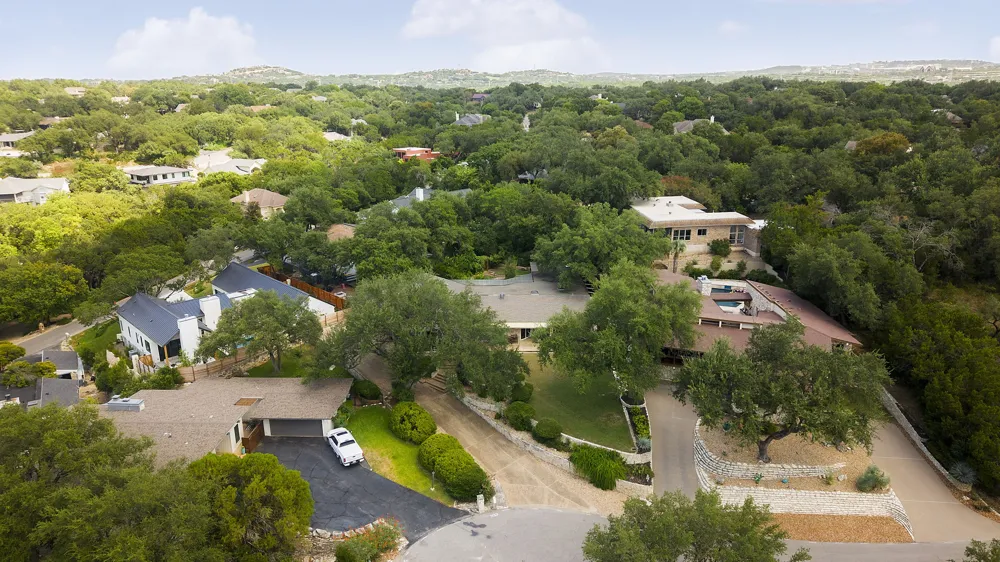 930 Electra Lakeway, TX 78734