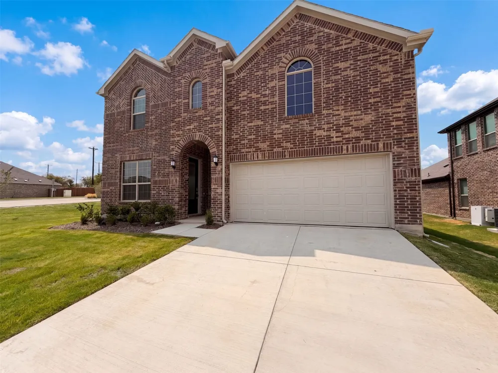 201 Loving Trail Justin, TX 76247