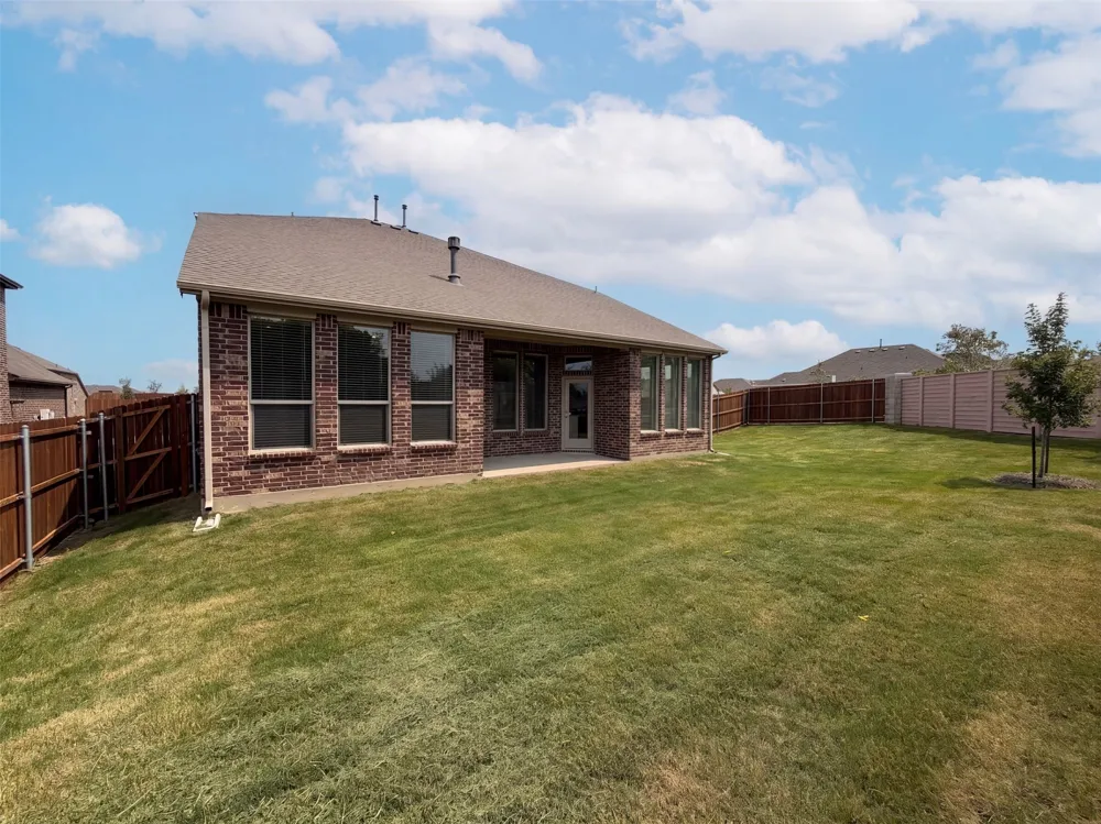 201 Loving Trail Justin, TX 76247
